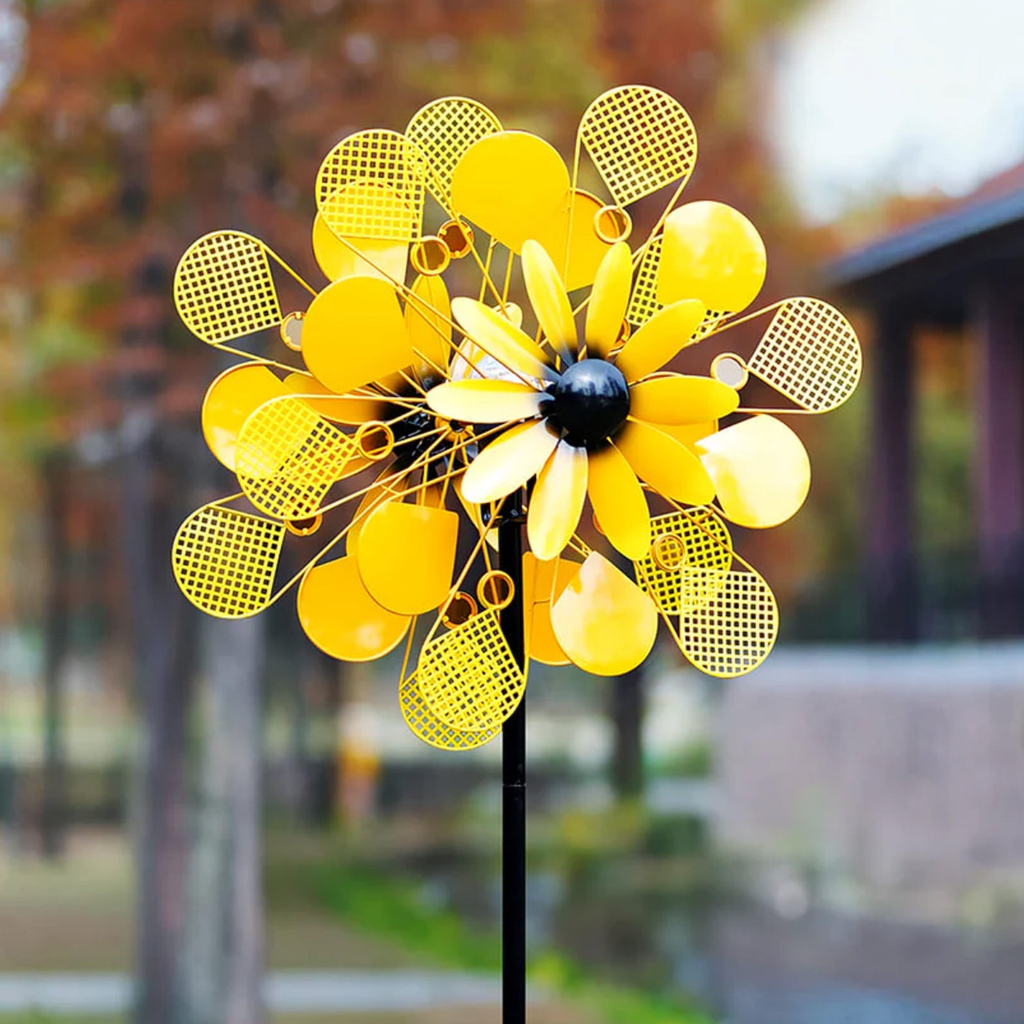 Radiant Daisy Solar Wind Spinner