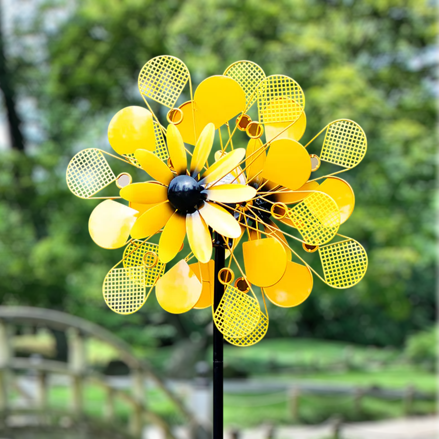 Radiant Daisy Solar Wind Spinner